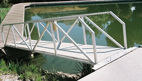 aluminum decking with bulkhead connector